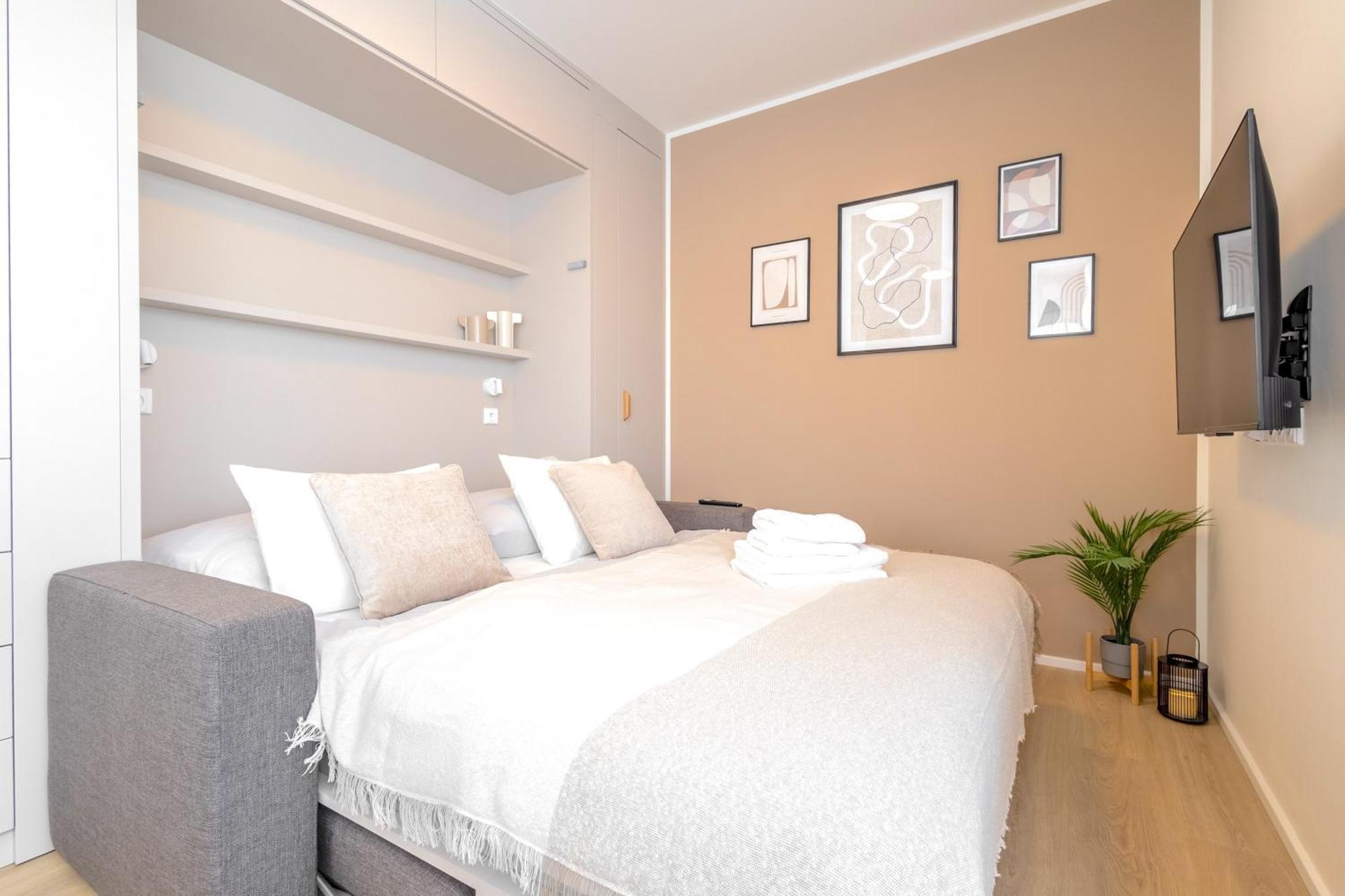 Bright 2Br - 5Th Floor, Balcony, Free Parking By Gravity Prague Apartment Luaran gambar