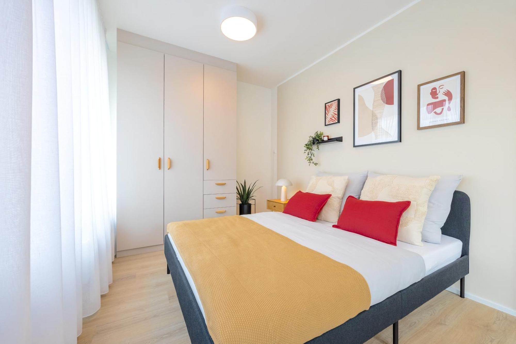 Bright 2Br - 5Th Floor, Balcony, Free Parking By Gravity Prague Apartment Luaran gambar