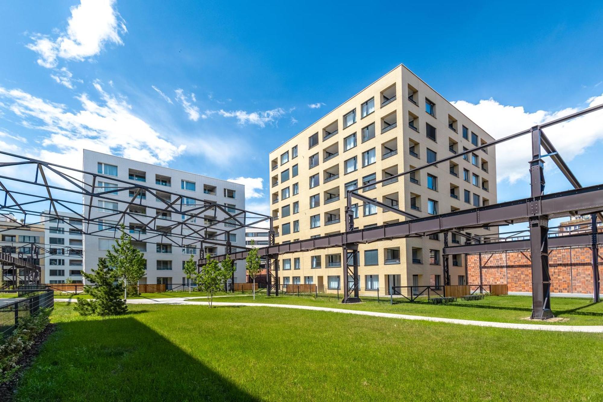 Bright 2Br - 5Th Floor, Balcony, Free Parking By Gravity Prague Apartment Luaran gambar